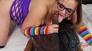 play Avance gratuito: lamiendo y chupando los pezones de wacksackxxx y una gran y hermosa polla