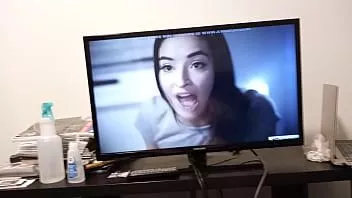 play Thepornmanfrommars watching threesome porn 37