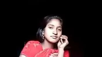 Play Cute girlfriend showing boobs to lover on video call