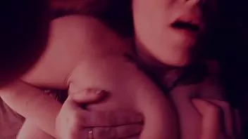 播放 Cherrysoda：covid 时代的性工作