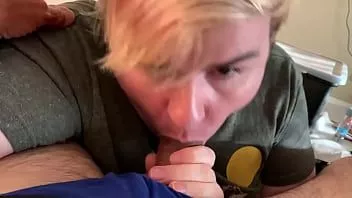 Afspelen Thkdick99 krijgt mijn grote pik deepthroated
