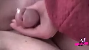 চালান কামুক কামিং বড় tits সোফা উপর যৌনসঙ্গম