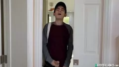 Play Seductive MILF Nicolette Shea fucks young paperboy Jordi El Nino Polla in a hardcore shower scene