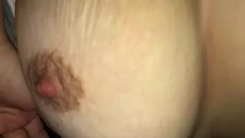 চালান বড় boobed গর্ভবতী মায়ের একেবারে মোরগ ভালবাসা এবং ভাল লাগে