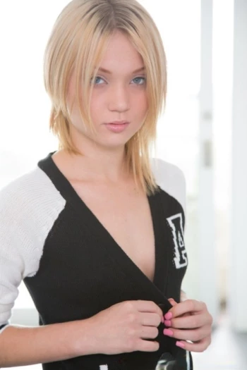 পর্নস্টার Dakota Skye