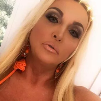পর্নস্টার Misty Mccaine
