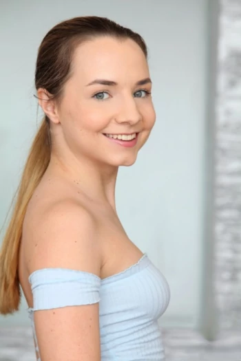 ポルノスター Mona Blue